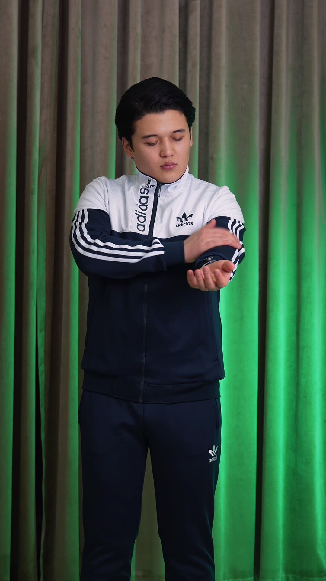 Yumshoq va qulay sportivka - Adidas
