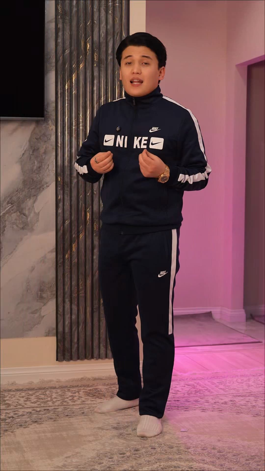 NIKE - sportivka